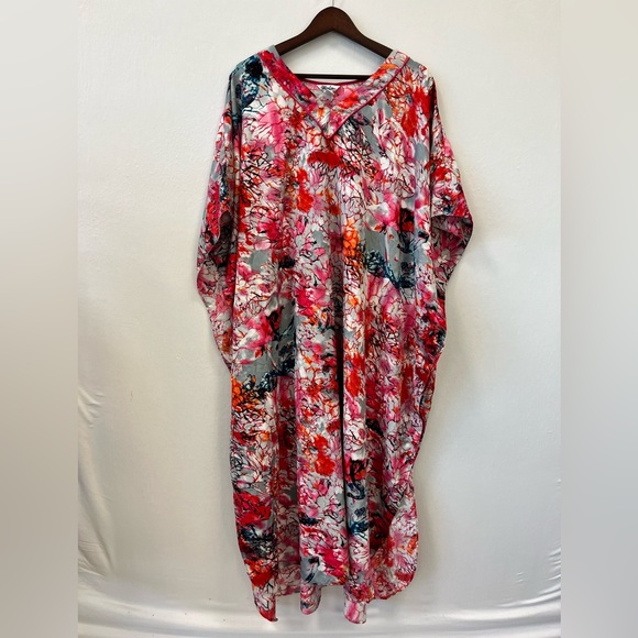 Winlar Dresses & Skirts - Vintage Winlar Floral Multicolor Kaftan Poncho Cover-Up Dress O/S‎ Boho Festival